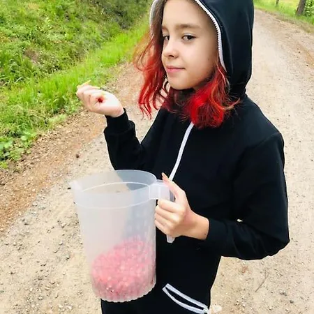 Kukka , Laatulomat Semesterbostad